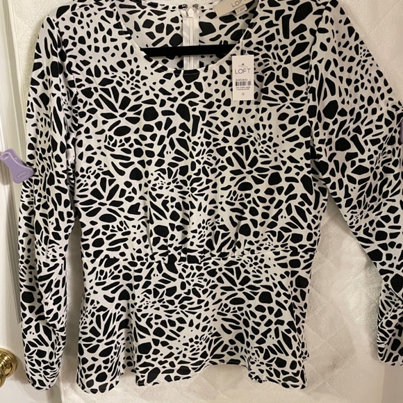 NWT Animal print Blouse - Picture 5 of 5